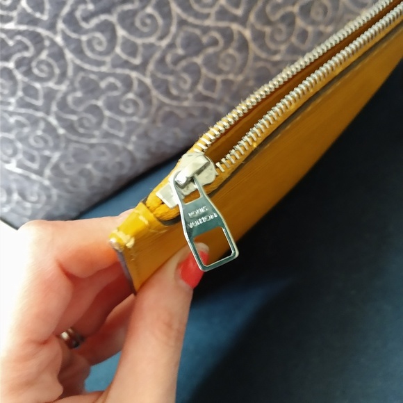 Authentic Louis Vuitton Neverfull Pochette Pouch - Picture 7 of 10